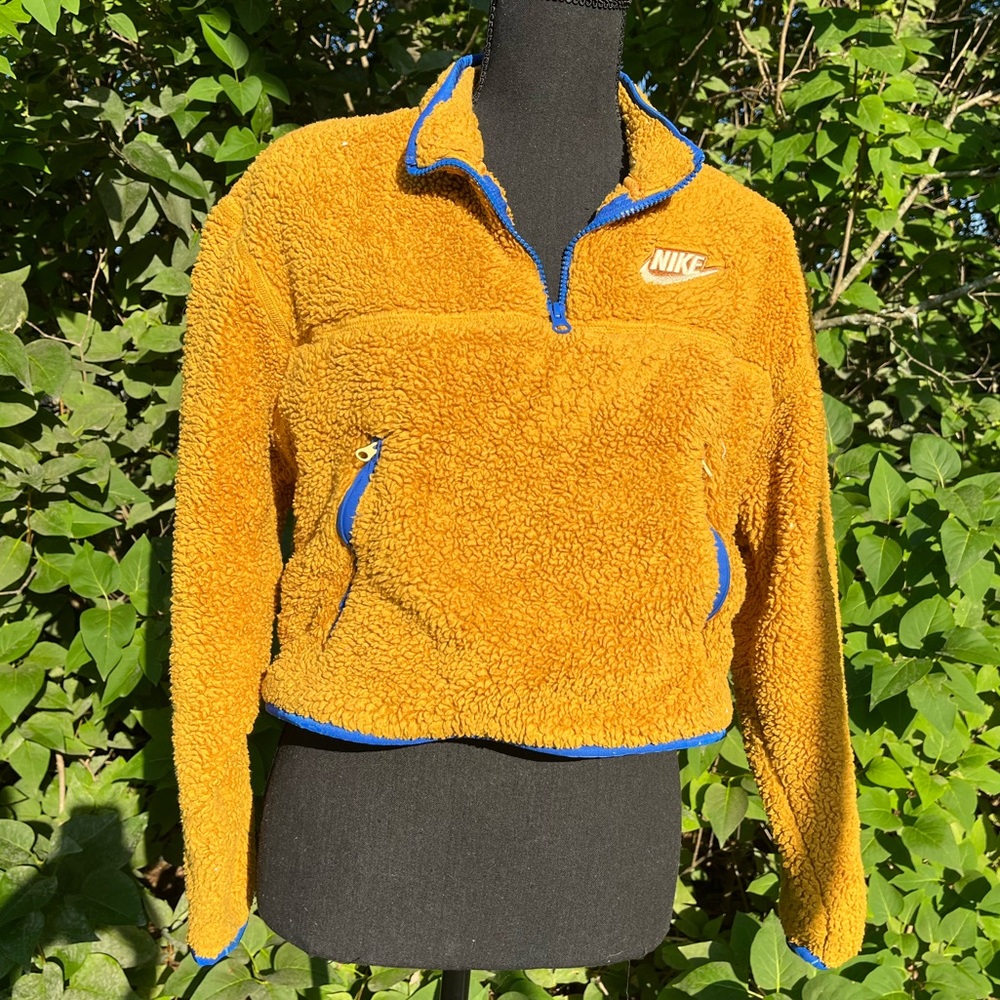 Medium Nike Womens Sportswear Sherpa Fleece Crop Pullover
